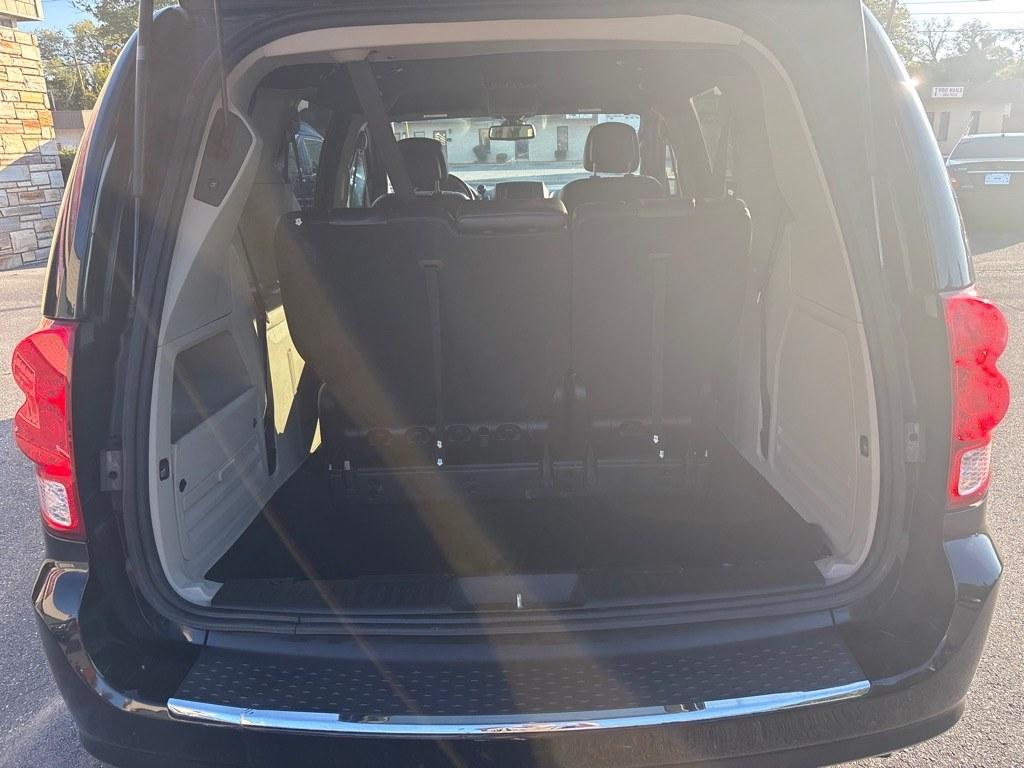 2019 BLACK DODGE GRAND CARAVAN SXT (2C4RDGCG2KR) with an 3.6L engine, Automatic transmission, located at 2514 Williamson Rd NE, Roanoke, VA, 24012, (540) 265-7770, 37.294636, -79.936249 - NO CREDIT CHECK FINANCING WITH ONLY $2800 DOWN PAYMENT!!!! Check out our website www.needausedvehicle.com for our No Credit Check/ In House Financing options!! No Credit Check Available!!! In House Financing Available!!! All Clean Title Vehicles (no Salvaged or flooded vehicles ever on our lot)!- Photo#2