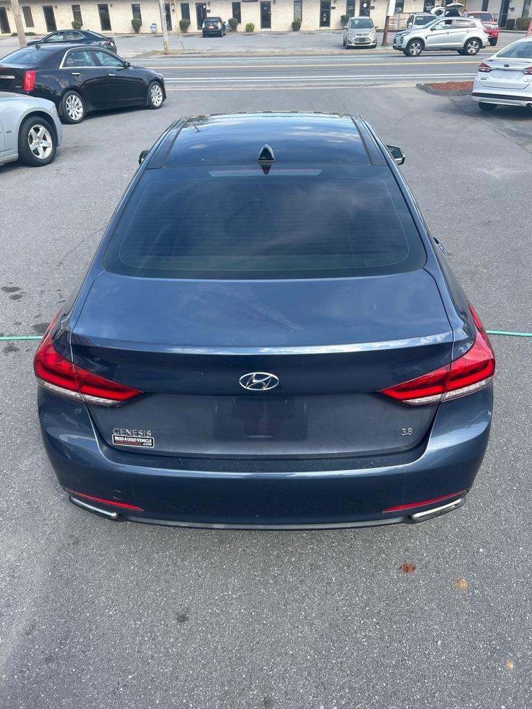 2015 BLUE HYUNDAI GENESIS 3.8L (KMHGN4JE6FU) with an 3.8L engine, Automatic transmission, located at 2514 Williamson Rd NE, Roanoke, VA, 24012, (540) 265-7770, 37.294636, -79.936249 - NO CREDIT CHECK FINANCING WITH ONLY $3700 DOWN PAYMENT!!!! Check out our website www.needausedvehicle.com for our No Credit Check/ In House Financing options!! No Credit Check Available!!! In House Financing Available!!! All Clean Title Vehicles (no Salvaged or flooded vehicles ever on our lot)! - Photo#11