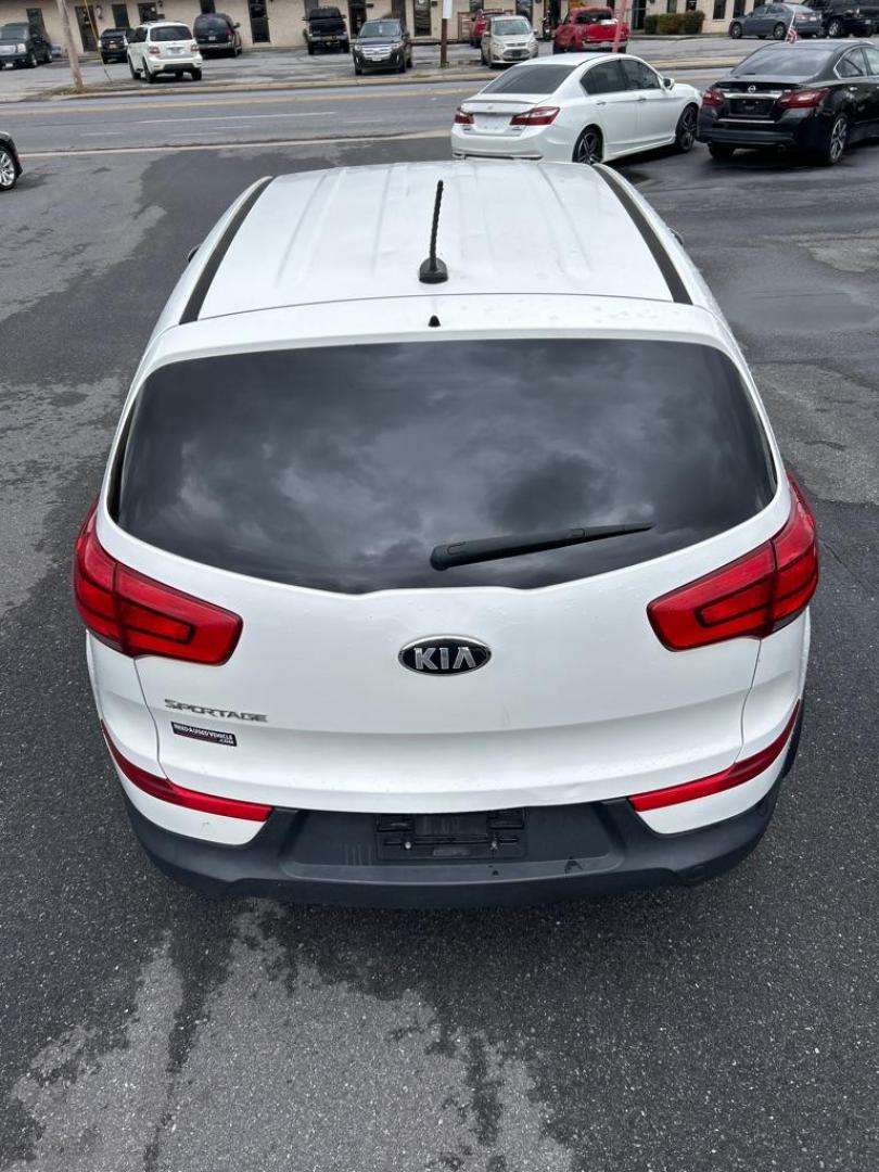 2016 WHITE KIA SPORTAGE LX (KNDPBCAC5G7) with an 2.4L engine, Automatic transmission, located at 2514 Williamson Rd NE, Roanoke, VA, 24012, (540) 265-7770, 37.294636, -79.936249 - NO CREDIT CHECK FINANCING WITH ONLY $3700 DOWN PAYMENT!!!! Check out our website www.needausedvehicle.com for our No Credit Check/ In House Financing options!! No Credit Check Available!!! In House Financing Available!!! All Clean Title Vehicles (no Salvaged or flooded vehicles ever on our lot)! - Photo#3