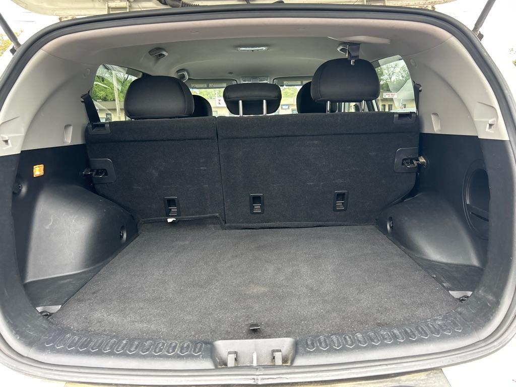 2016 WHITE KIA SPORTAGE LX (KNDPBCAC5G7) with an 2.4L engine, Automatic transmission, located at 2514 Williamson Rd NE, Roanoke, VA, 24012, (540) 265-7770, 37.294636, -79.936249 - NO CREDIT CHECK FINANCING WITH ONLY $3500 DOWN PAYMENT!!!! Check out our website www.needausedvehicle.com for our No Credit Check/ In House Financing options!! No Credit Check Available!!! In House Financing Available!!! All Clean Title Vehicles (no Salvaged or flooded vehicles ever on our lot)! - Photo#4