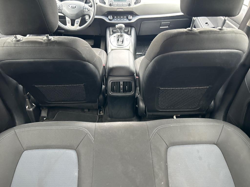 2016 WHITE KIA SPORTAGE LX (KNDPBCAC5G7) with an 2.4L engine, Automatic transmission, located at 2514 Williamson Rd NE, Roanoke, VA, 24012, (540) 265-7770, 37.294636, -79.936249 - NO CREDIT CHECK FINANCING WITH ONLY $3500 DOWN PAYMENT!!!! Check out our website www.needausedvehicle.com for our No Credit Check/ In House Financing options!! No Credit Check Available!!! In House Financing Available!!! All Clean Title Vehicles (no Salvaged or flooded vehicles ever on our lot)! - Photo#5