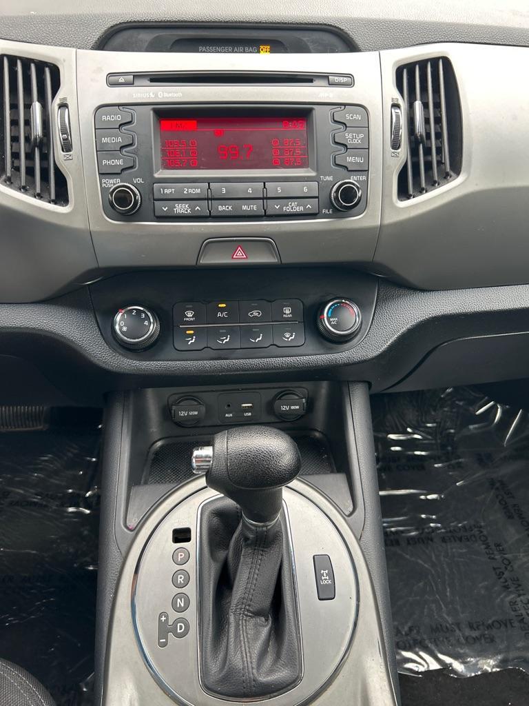 2016 WHITE KIA SPORTAGE LX (KNDPBCAC5G7) with an 2.4L engine, Automatic transmission, located at 2514 Williamson Rd NE, Roanoke, VA, 24012, (540) 265-7770, 37.294636, -79.936249 - NO CREDIT CHECK FINANCING WITH ONLY $3500 DOWN PAYMENT!!!! Check out our website www.needausedvehicle.com for our No Credit Check/ In House Financing options!! No Credit Check Available!!! In House Financing Available!!! All Clean Title Vehicles (no Salvaged or flooded vehicles ever on our lot)! - Photo#9