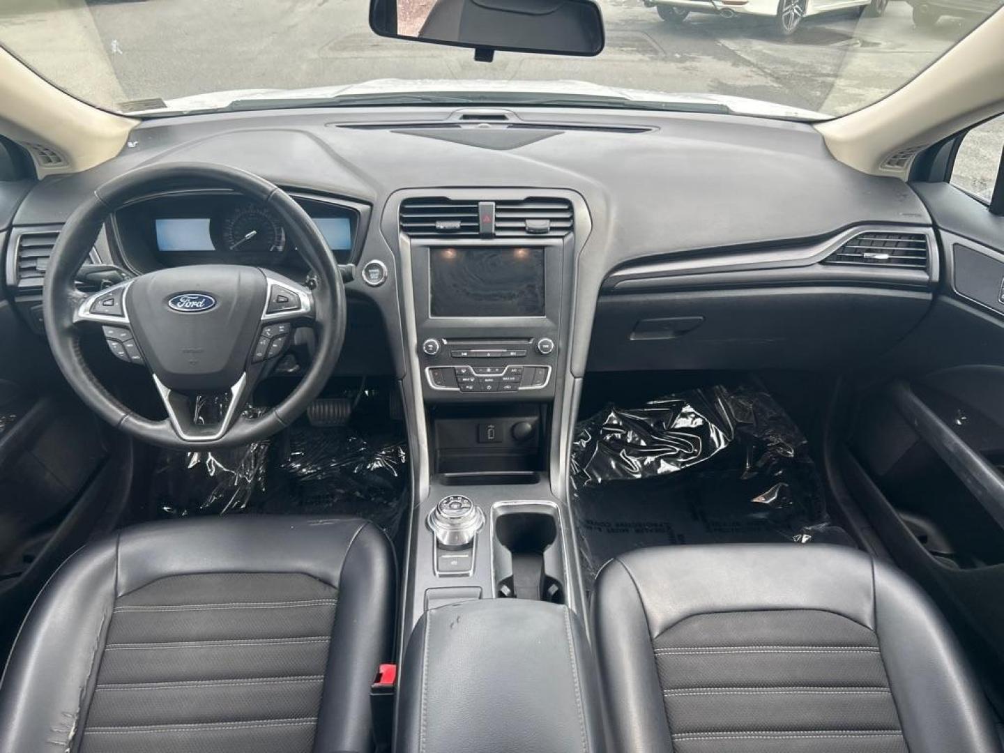 2018 WHITE FORD FUSION SE (3FA6P0HD1JR) with an 1.5L engine, Automatic transmission, located at 2514 Williamson Rd NE, Roanoke, VA, 24012, (540) 265-7770, 37.294636, -79.936249 - NO CREDIT CHECK FINANCING WITH ONLY $3500 DOWN PAYMENT!!!! Check out our website www.needausedvehicle.com for our No Credit Check/ In House Financing options!! No Credit Check Available!!! In House Financing Available!!! All Clean Title Vehicles (no Salvaged or flooded vehicles ever on our lot)! - Photo#3