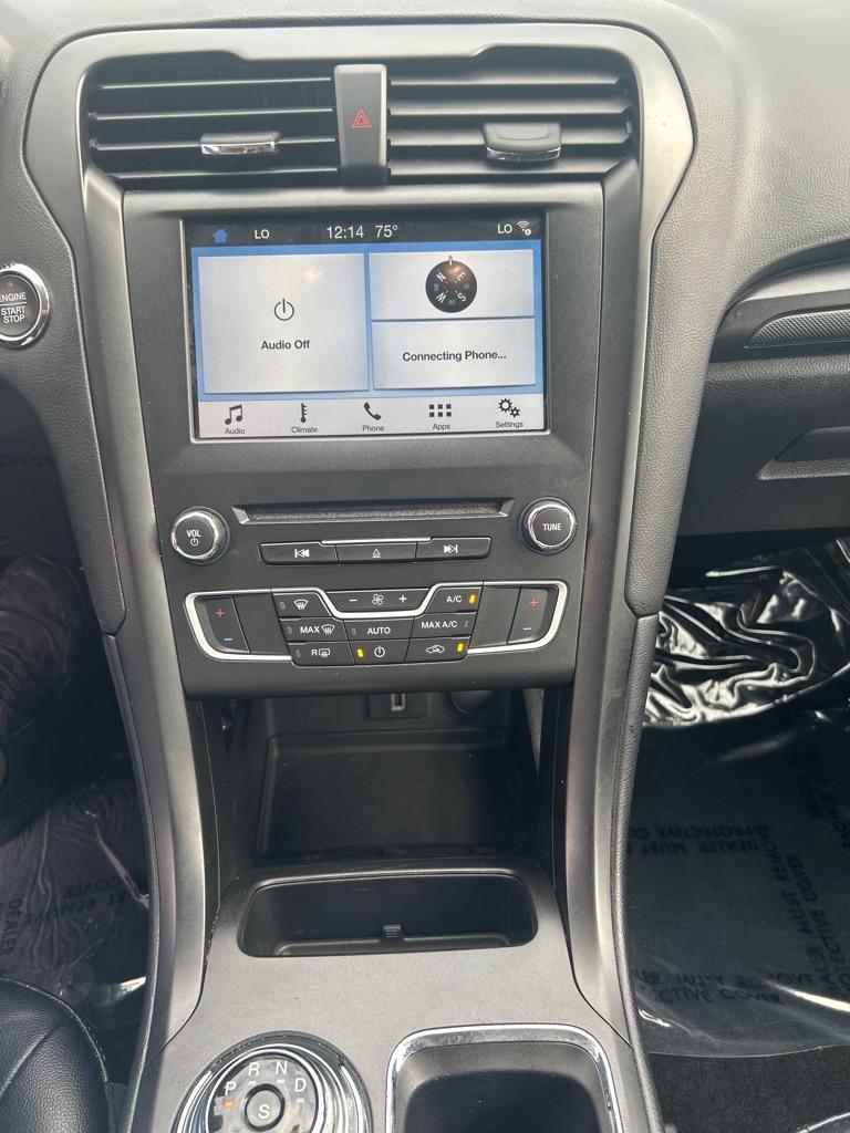 2018 WHITE FORD FUSION SE (3FA6P0HD1JR) with an 1.5L engine, Automatic transmission, located at 2514 Williamson Rd NE, Roanoke, VA, 24012, (540) 265-7770, 37.294636, -79.936249 - Photo#5