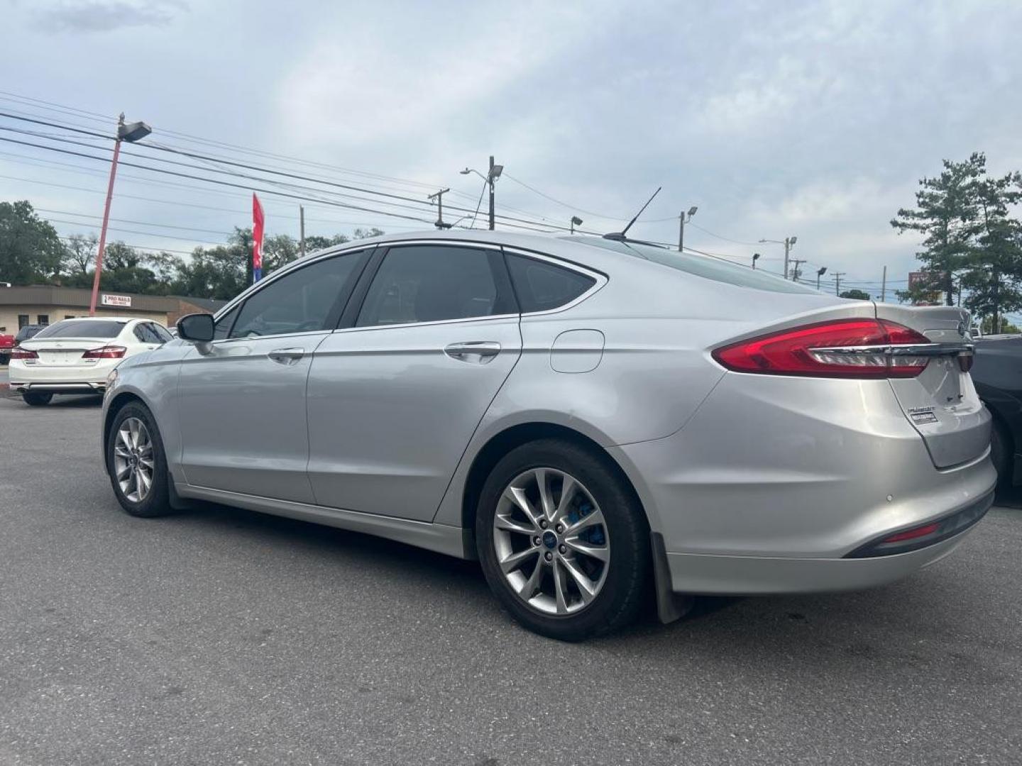 2017 SILVER FORD FUSION SE (3FA6P0HD9HR) with an 1.5L engine, Automatic transmission, located at 2514 Williamson Rd NE, Roanoke, VA, 24012, (540) 265-7770, 37.294636, -79.936249 - NO CREDIT CHECK FINANCING WITH ONLY $3300 DOWN PAYMENT!!!! Check out our website www.needausedvehicle.com for our No Credit Check/ In House Financing options!! No Credit Check Available!!! In House Financing Available!!! All Clean Title Vehicles (no Salvaged or flooded vehicles ever on our lot)! - Photo#1