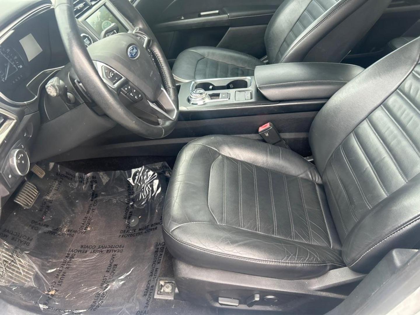 2017 SILVER FORD FUSION SE (3FA6P0HD9HR) with an 1.5L engine, Automatic transmission, located at 2514 Williamson Rd NE, Roanoke, VA, 24012, (540) 265-7770, 37.294636, -79.936249 - NO CREDIT CHECK FINANCING WITH ONLY $3300 DOWN PAYMENT!!!! Check out our website www.needausedvehicle.com for our No Credit Check/ In House Financing options!! No Credit Check Available!!! In House Financing Available!!! All Clean Title Vehicles (no Salvaged or flooded vehicles ever on our lot)! - Photo#4