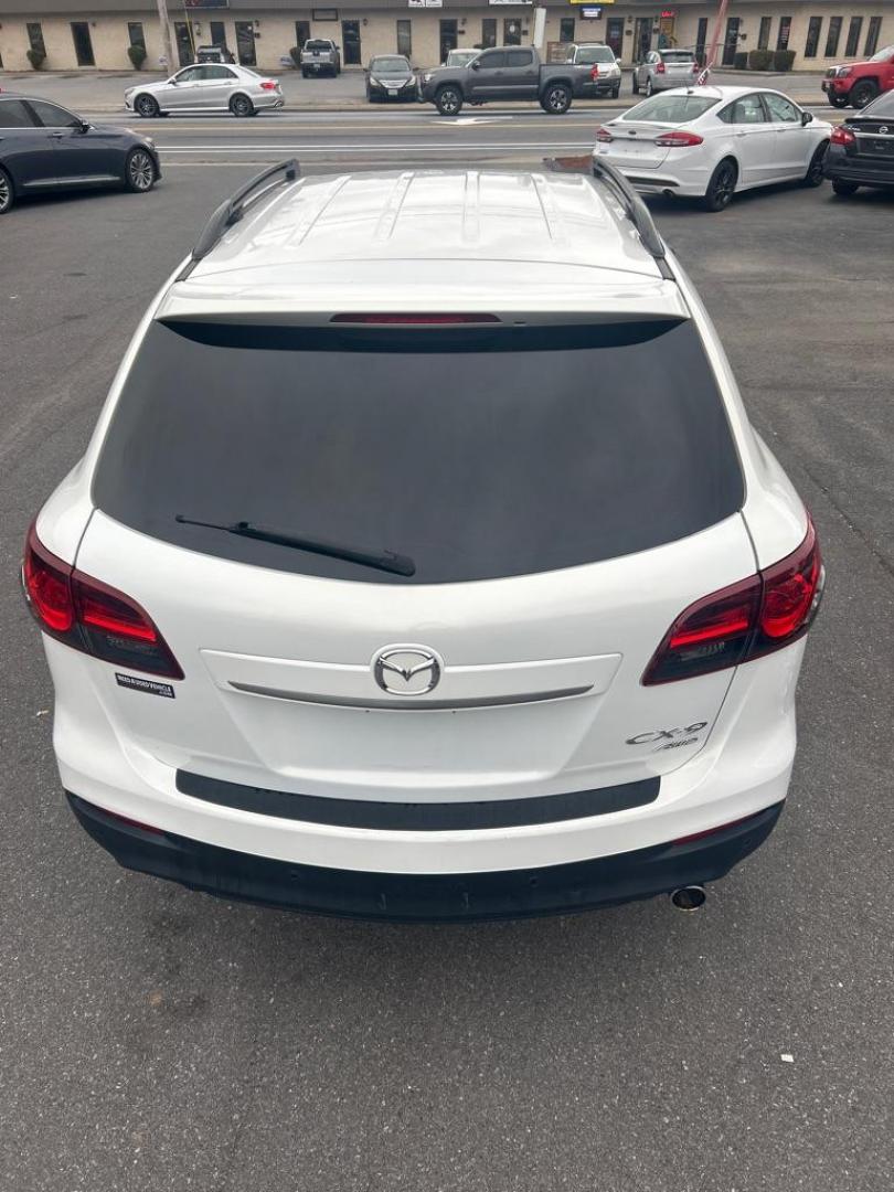 2014 WHITE MAZDA CX-9 GRAND TOURING (JM3TB3DV0E0) with an 3.7L engine, Automatic transmission, located at 2514 Williamson Rd NE, Roanoke, VA, 24012, (540) 265-7770, 37.294636, -79.936249 - NO CREDIT CHECK FINANCING WITH ONLY $2900 DOWN PAYMENT!!!! Check out our website www.needausedvehicle.com for our No Credit Check/ In House Financing options!! No Credit Check Available!!! In House Financing Available!!! All Clean Title Vehicles (no Salvaged or flooded vehicles ever on our lot)! - Photo#3