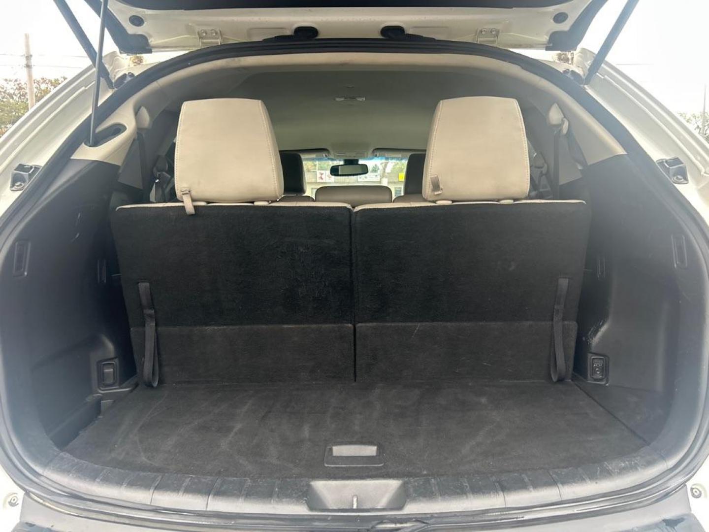 2014 WHITE MAZDA CX-9 GRAND TOURING (JM3TB3DV0E0) with an 3.7L engine, Automatic transmission, located at 2514 Williamson Rd NE, Roanoke, VA, 24012, (540) 265-7770, 37.294636, -79.936249 - NO CREDIT CHECK FINANCING WITH ONLY $3200 DOWN PAYMENT!!!! Check out our website www.needausedvehicle.com for our No Credit Check/ In House Financing options!! No Credit Check Available!!! In House Financing Available!!! All Clean Title Vehicles (no Salvaged or flooded vehicles ever on our lot)! - Photo#2