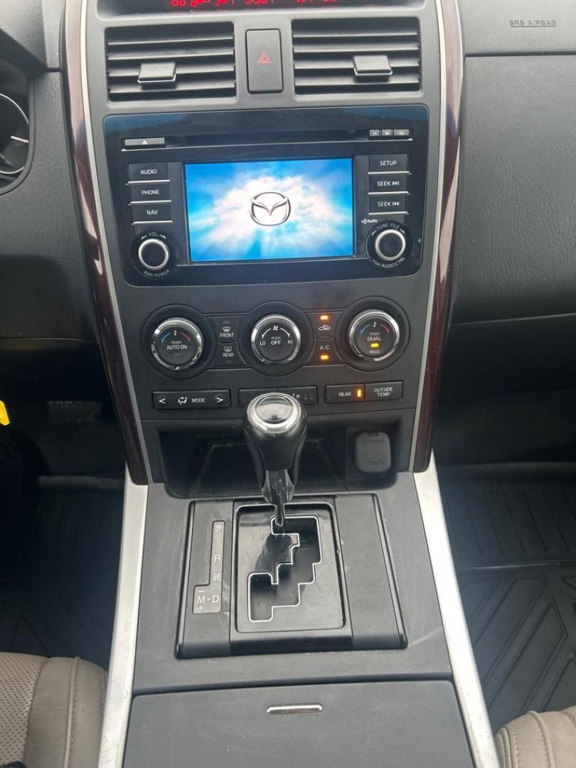 2014 WHITE MAZDA CX-9 GRAND TOURING (JM3TB3DV0E0) with an 3.7L engine, Automatic transmission, located at 2514 Williamson Rd NE, Roanoke, VA, 24012, (540) 265-7770, 37.294636, -79.936249 - NO CREDIT CHECK FINANCING WITH ONLY $2900 DOWN PAYMENT!!!! Check out our website www.needausedvehicle.com for our No Credit Check/ In House Financing options!! No Credit Check Available!!! In House Financing Available!!! All Clean Title Vehicles (no Salvaged or flooded vehicles ever on our lot)! - Photo#9