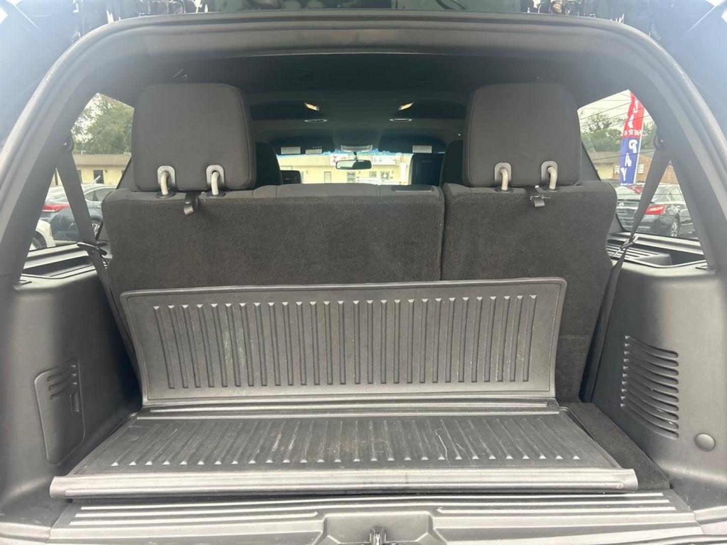 2017 BLACK FORD EXPEDITION XLT (1FMJU1JT6HE) with an 3.5L engine, Automatic transmission, located at 2514 Williamson Rd NE, Roanoke, VA, 24012, (540) 265-7770, 37.294636, -79.936249 - Photo#4