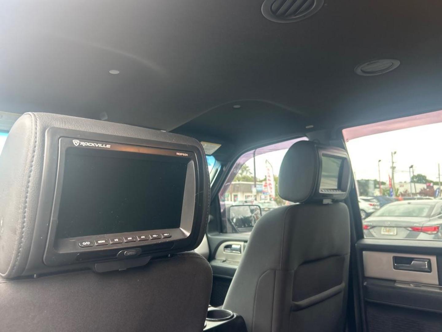 2017 BLACK FORD EXPEDITION XLT (1FMJU1JT6HE) with an 3.5L engine, Automatic transmission, located at 2514 Williamson Rd NE, Roanoke, VA, 24012, (540) 265-7770, 37.294636, -79.936249 - Photo#7