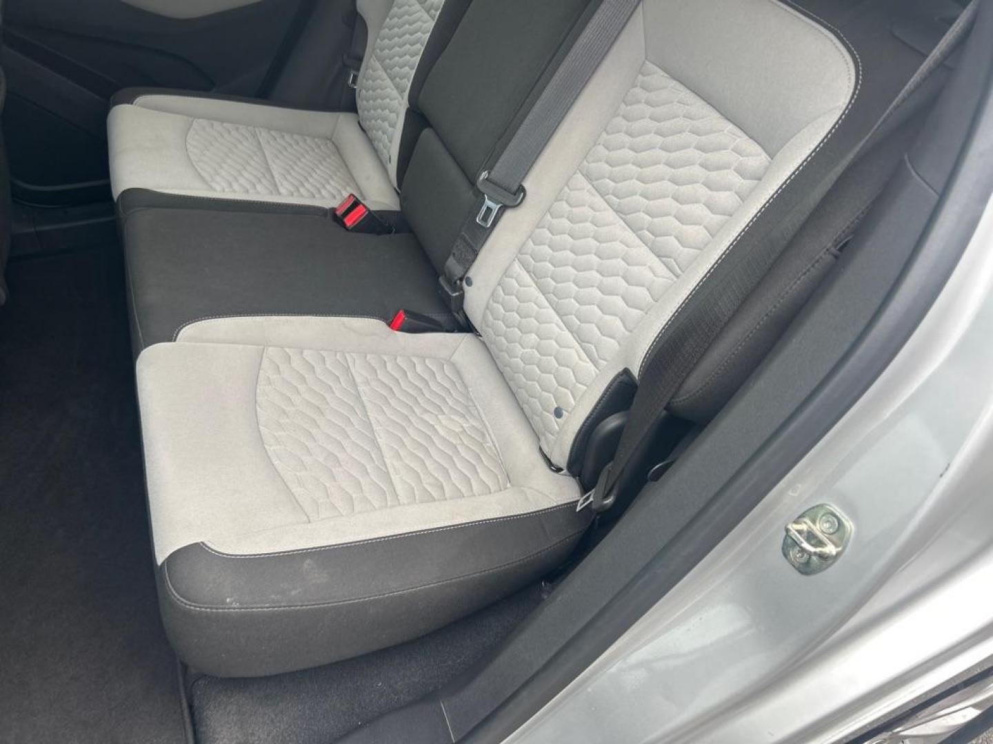 2020 SILVER CHEVROLET EQUINOX (3GNAXFEV4LS) with an 1.5L engine, Automatic transmission, located at 2514 Williamson Rd NE, Roanoke, VA, 24012, (540) 265-7770, 37.294636, -79.936249 - NO CREDIT CHECK FINANCING WITH ONLY $3800 DOWN PAYMENT!!!! Check out our website www.needausedvehicle.com for our No Credit Check/ In House Financing options!! No Credit Check Available!!! In House Financing Available!!! All Clean Title Vehicles (no Salvaged or flooded vehicles ever on our lot)! - Photo#4