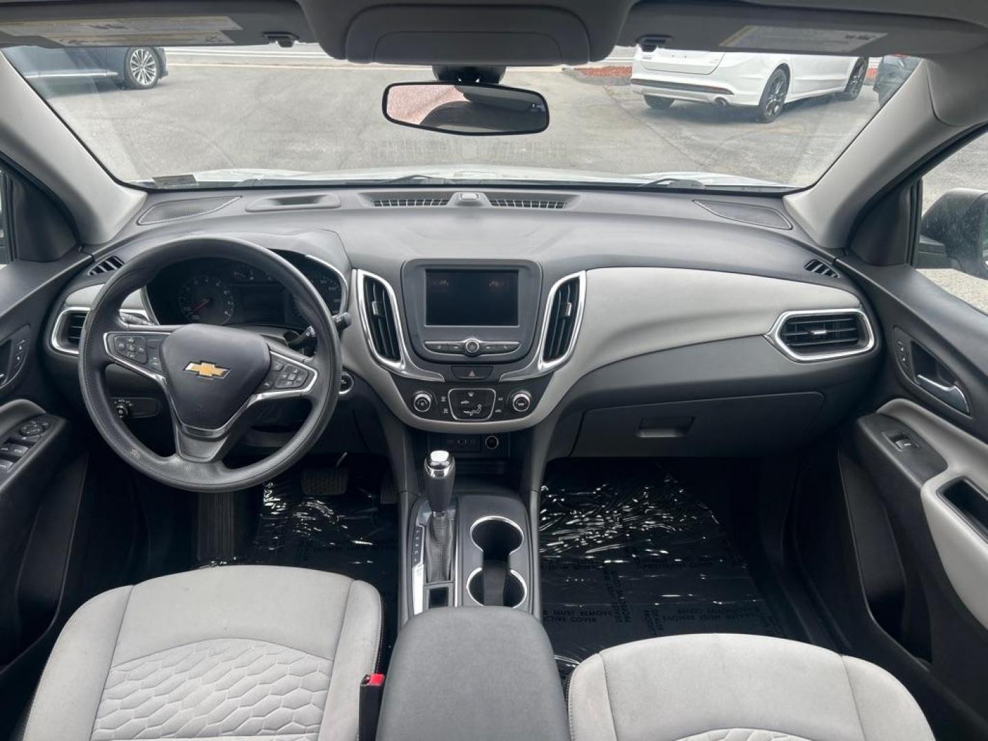 2020 SILVER CHEVROLET EQUINOX (3GNAXFEV4LS) with an 1.5L engine, Automatic transmission, located at 2514 Williamson Rd NE, Roanoke, VA, 24012, (540) 265-7770, 37.294636, -79.936249 - NO CREDIT CHECK FINANCING WITH ONLY $3800 DOWN PAYMENT!!!! Check out our website www.needausedvehicle.com for our No Credit Check/ In House Financing options!! No Credit Check Available!!! In House Financing Available!!! All Clean Title Vehicles (no Salvaged or flooded vehicles ever on our lot)! - Photo#5