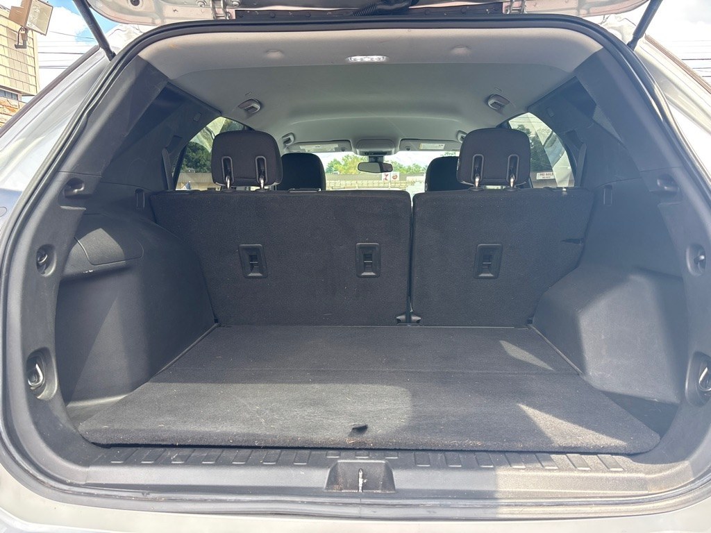 2020 SILVER CHEVROLET EQUINOX LS (3GNAXFEV4LS) with an 1.5L engine, Automatic transmission, located at 2514 Williamson Rd NE, Roanoke, VA, 24012, (540) 265-7770, 37.294636, -79.936249 - NO CREDIT CHECK FINANCING WITH ONLY $2800 DOWN PAYMENT!!!! Check out our website www.needausedvehicle.com for our No Credit Check/ In House Financing options!! No Credit Check Available!!! In House Financing Available!!! All Clean Title Vehicles (no Salvaged or flooded vehicles ever on our lot)!- Photo#2