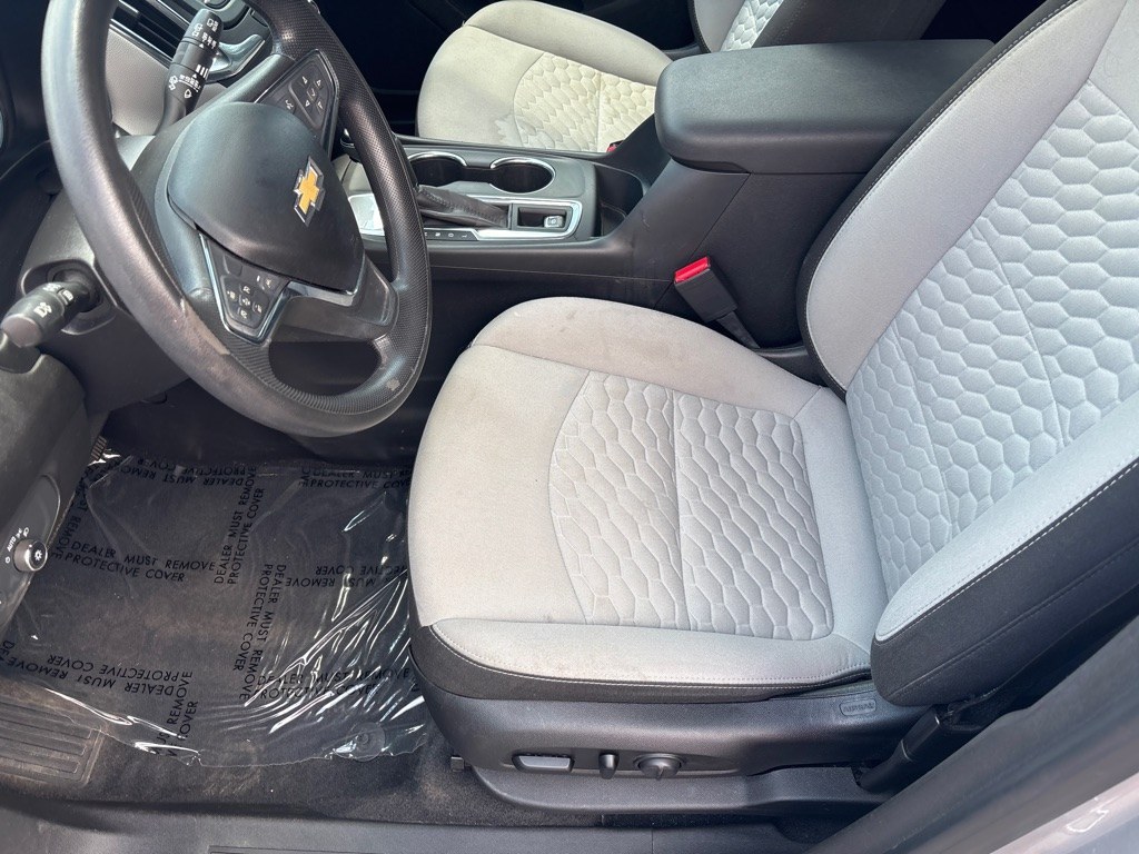 2020 SILVER CHEVROLET EQUINOX LS (3GNAXFEV4LS) with an 1.5L engine, Automatic transmission, located at 2514 Williamson Rd NE, Roanoke, VA, 24012, (540) 265-7770, 37.294636, -79.936249 - NO CREDIT CHECK FINANCING WITH ONLY $2800 DOWN PAYMENT!!!! Check out our website www.needausedvehicle.com for our No Credit Check/ In House Financing options!! No Credit Check Available!!! In House Financing Available!!! All Clean Title Vehicles (no Salvaged or flooded vehicles ever on our lot)!- Photo#6