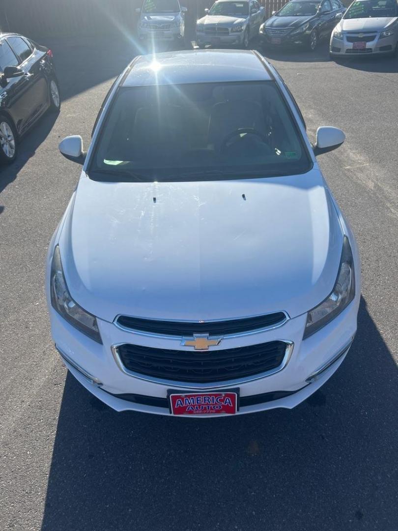 2015 WHITE CHEVROLET CRUZE LT (1G1PE5SB7F7) with an 1.4L engine, Automatic transmission, located at 2514 Williamson Rd NE, Roanoke, VA, 24012, (540) 265-7770, 37.294636, -79.936249 - Photo#1