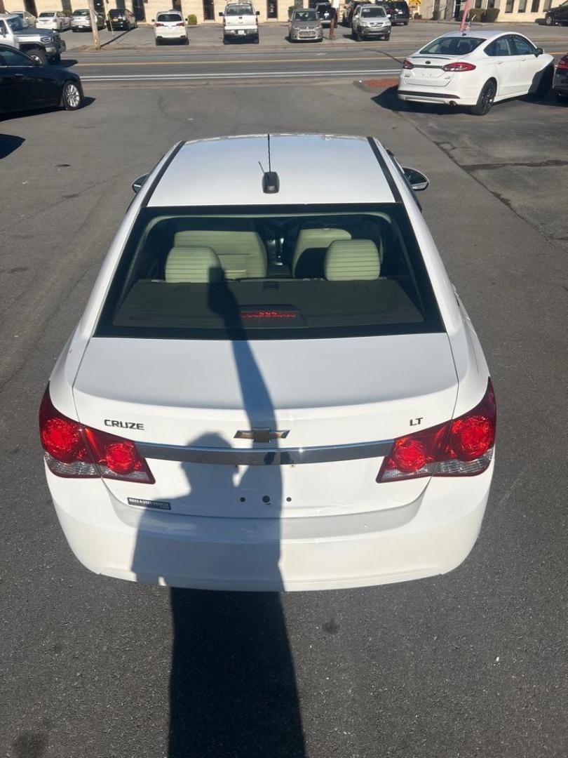 2015 WHITE CHEVROLET CRUZE LT (1G1PE5SB7F7) with an 1.4L engine, Automatic transmission, located at 2514 Williamson Rd NE, Roanoke, VA, 24012, (540) 265-7770, 37.294636, -79.936249 - Photo#3