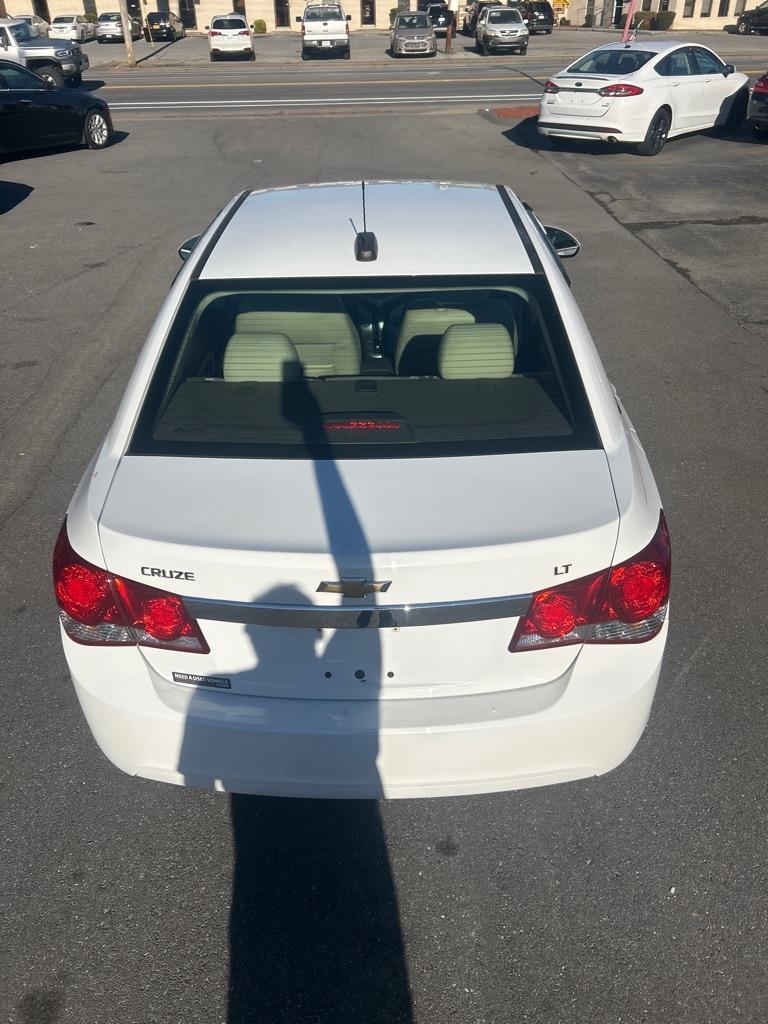 2015 WHITE CHEVROLET CRUZE LT (1G1PE5SB7F7) with an 1.4L engine, Automatic transmission, located at 2514 Williamson Rd NE, Roanoke, VA, 24012, (540) 265-7770, 37.294636, -79.936249 - NO CREDIT CHECK FINANCING WITH ONLY $2400 DOWN PAYMENT!!!! Check out our website www.needausedvehicle.com for our No Credit Check/ In House Financing options!! No Credit Check Available!!! In House Financing Available!!! All Clean Title Vehicles (no Salvaged or flooded vehicles ever on our lot)! - Photo#3