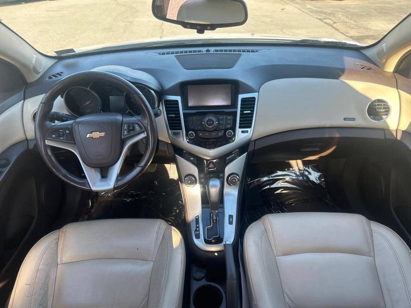 2015 WHITE CHEVROLET CRUZE LT (1G1PE5SB7F7) with an 1.4L engine, Automatic transmission, located at 2514 Williamson Rd NE, Roanoke, VA, 24012, (540) 265-7770, 37.294636, -79.936249 - Photo#5