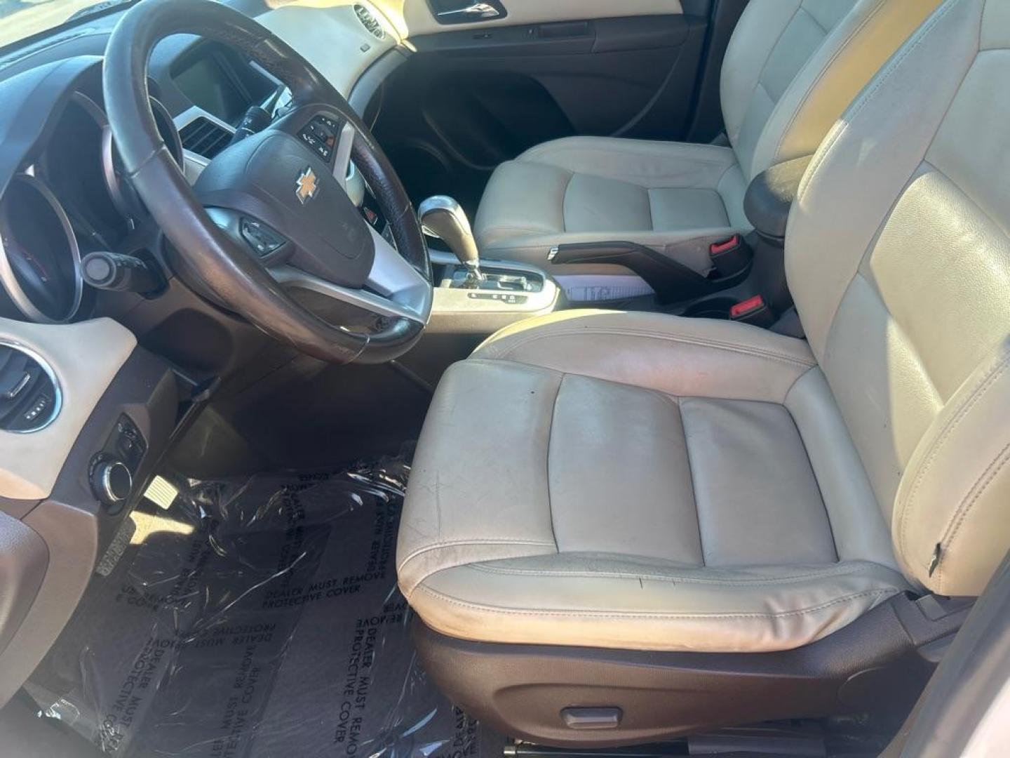 2015 WHITE CHEVROLET CRUZE LT (1G1PE5SB7F7) with an 1.4L engine, Automatic transmission, located at 2514 Williamson Rd NE, Roanoke, VA, 24012, (540) 265-7770, 37.294636, -79.936249 - Photo#6