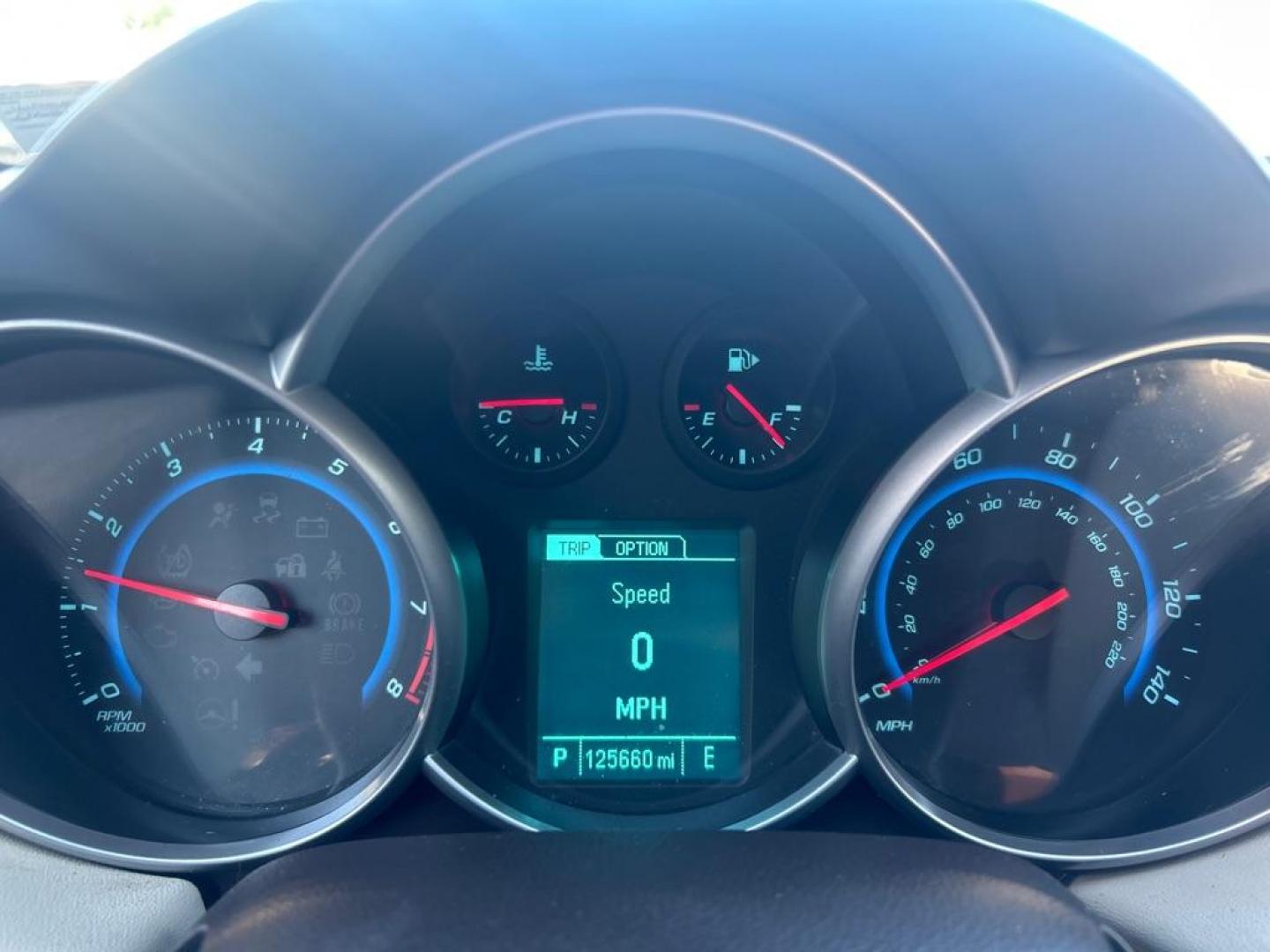 2015 WHITE CHEVROLET CRUZE LT (1G1PE5SB7F7) with an 1.4L engine, Automatic transmission, located at 2514 Williamson Rd NE, Roanoke, VA, 24012, (540) 265-7770, 37.294636, -79.936249 - Photo#8