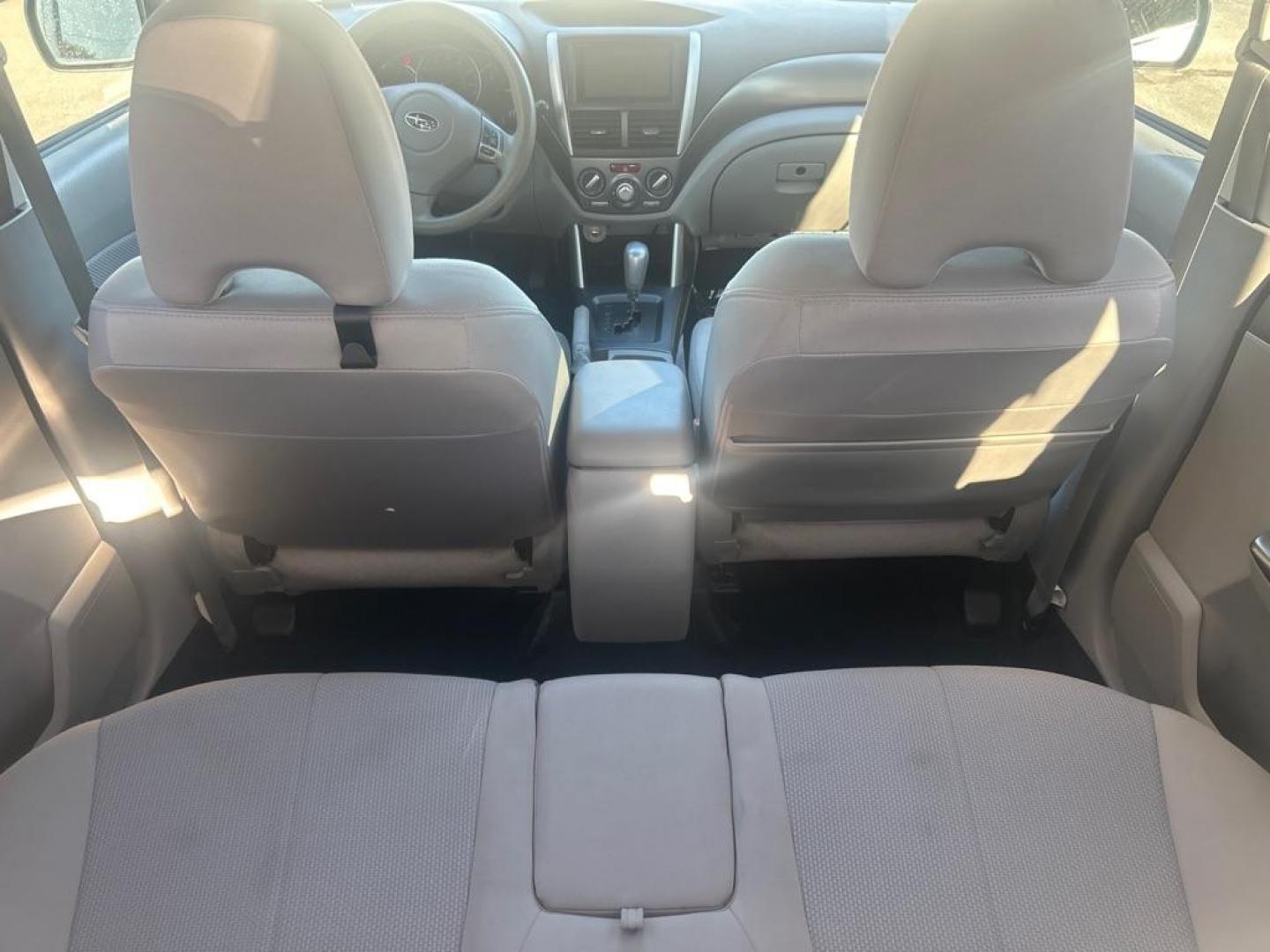 2013 WHITE SUBARU FORESTER 2.5X PREMIUM (JF2SHADC0DH) with an 2.5L engine, Automatic transmission, located at 2514 Williamson Rd NE, Roanoke, VA, 24012, (540) 265-7770, 37.294636, -79.936249 - Photo#5