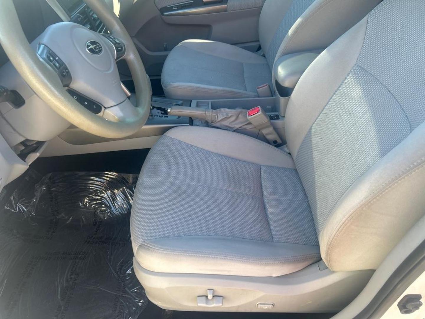 2013 WHITE SUBARU FORESTER 2.5X PREMIUM (JF2SHADC0DH) with an 2.5L engine, Automatic transmission, located at 2514 Williamson Rd NE, Roanoke, VA, 24012, (540) 265-7770, 37.294636, -79.936249 - Photo#8