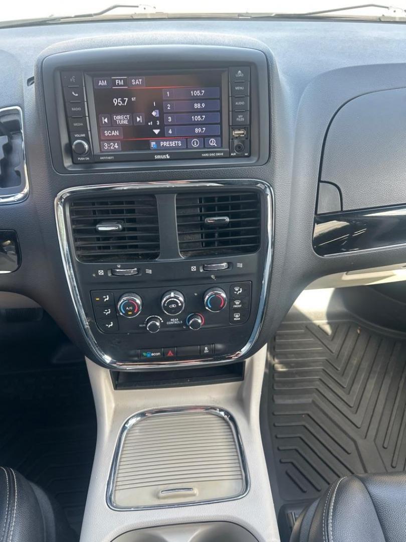 2019 BLACK DODGE GRAND CARAVAN SXT (2C4RDGCG1KR) with an 3.6L engine, Automatic transmission, located at 2514 Williamson Rd NE, Roanoke, VA, 24012, (540) 265-7770, 37.294636, -79.936249 - Photo#7