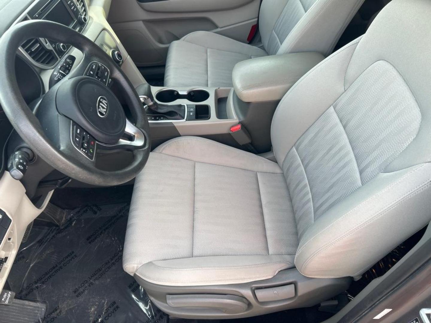 2019 SILVER KIA SPORTAGE LX (KNDPM3AC3K7) with an 2.4L engine, Automatic transmission, located at 2514 Williamson Rd NE, Roanoke, VA, 24012, (540) 265-7770, 37.294636, -79.936249 - NO CREDIT CHECK FINANCING WITH ONLY $3800 DOWN PAYMENT!!!! Check out our website www.needausedvehicle.com for our No Credit Check/ In House Financing options!! No Credit Check Available!!! In House Financing Available!!! All Clean Title Vehicles (no Salvaged or flooded vehicles ever on our lot)! - Photo#6