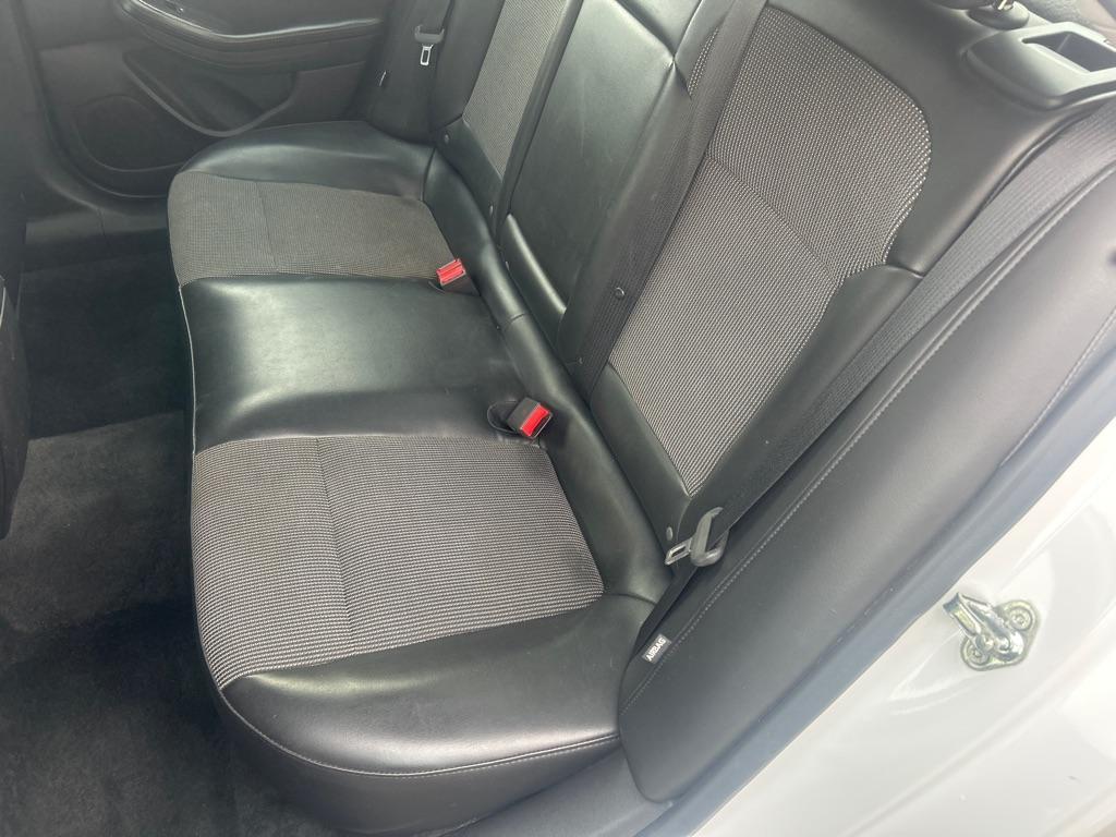 2016 WHITE CHEVROLET MALIBU LIMITED LT (1G11C5SA1GU) with an 2.5L engine, Automatic transmission, located at 2514 Williamson Rd NE, Roanoke, VA, 24012, (540) 265-7770, 37.294636, -79.936249 - NO CREDIT CHECK FINANCING WITH ONLY $2300 DOWN PAYMENT!!!! Check out our website www.needausedvehicle.com for our No Credit Check/ In House Financing options!! No Credit Check Available!!! In House Financing Available!!! All Clean Title Vehicles (no Salvaged or flooded vehicles ever on our lot)! - Photo#4