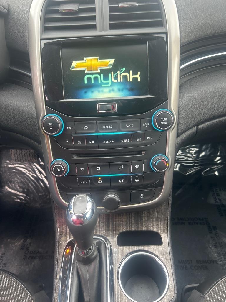 2016 WHITE CHEVROLET MALIBU LIMITED LT (1G11C5SA1GU) with an 2.5L engine, Automatic transmission, located at 2514 Williamson Rd NE, Roanoke, VA, 24012, (540) 265-7770, 37.294636, -79.936249 - NO CREDIT CHECK FINANCING WITH ONLY $2300 DOWN PAYMENT!!!! Check out our website www.needausedvehicle.com for our No Credit Check/ In House Financing options!! No Credit Check Available!!! In House Financing Available!!! All Clean Title Vehicles (no Salvaged or flooded vehicles ever on our lot)! - Photo#7