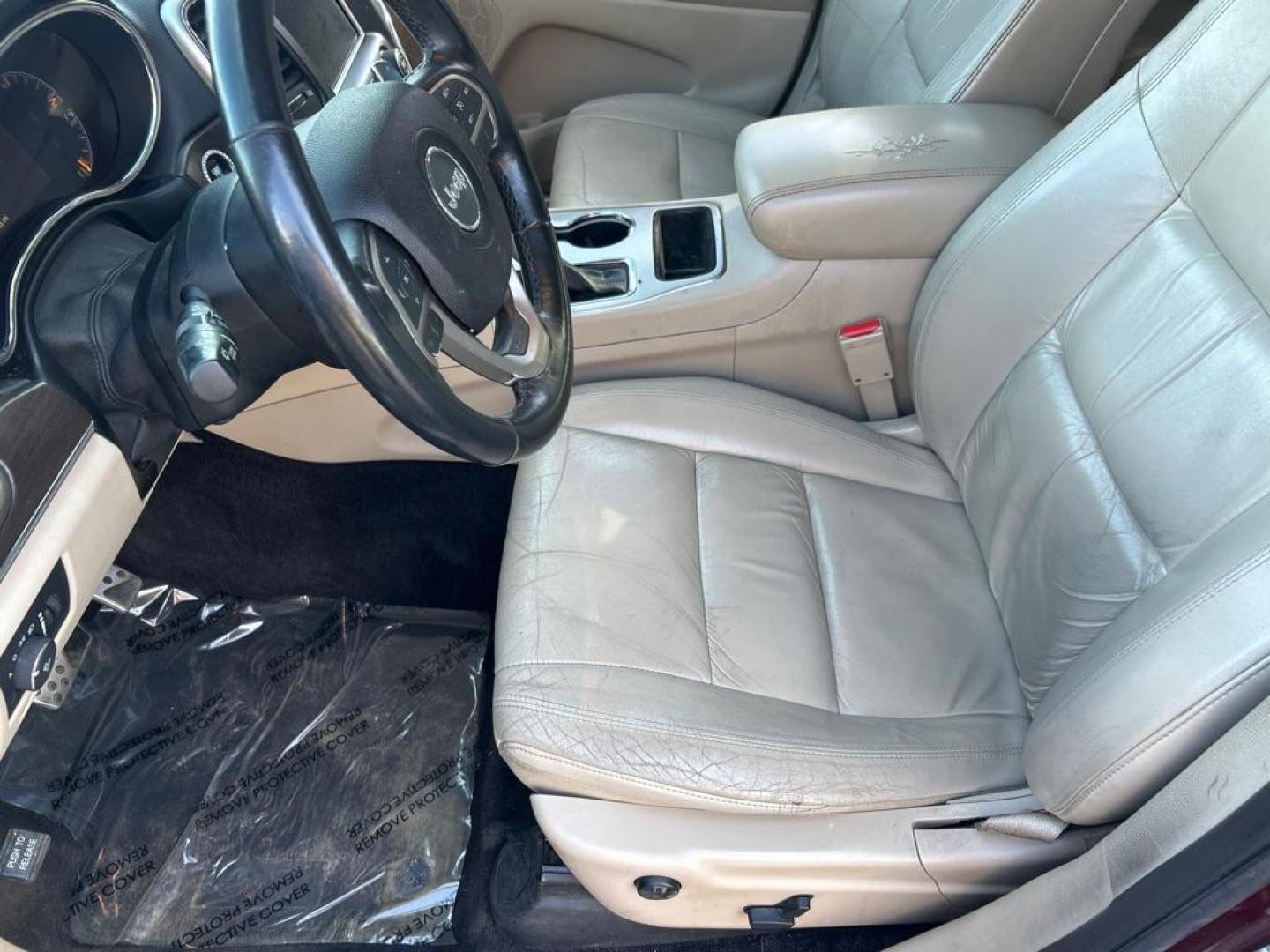 2016 RED JEEP GRAND CHEROKEE LIMITED (1C4RJEBG9GC) with an 3.6L engine, Automatic transmission, located at 2514 Williamson Rd NE, Roanoke, VA, 24012, (540) 265-7770, 37.294636, -79.936249 - NO CREDIT CHECK FINANCING WITH ONLY $2800 DOWN PAYMENT!!!! Check out our website www.needausedvehicle.com for our No Credit Check/ In House Financing options!! No Credit Check Available!!! In House Financing Available!!! All Clean Title Vehicles (no Salvaged or flooded vehicles ever on our lot)! - Photo#8