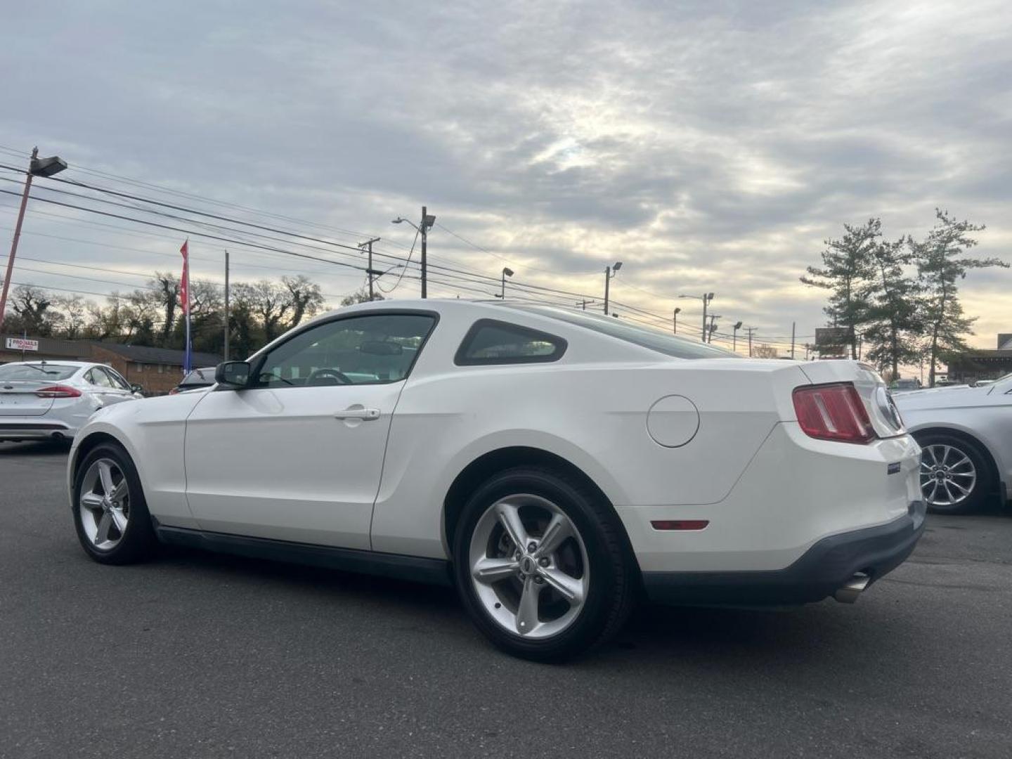 2011 WHITE FORD MUSTANG Premium (1ZVBP8AM9B5) with an 3.7L engine, Automatic transmission, located at 2514 Williamson Rd NE, Roanoke, VA, 24012, (540) 265-7770, 37.294636, -79.936249 - NO CREDIT CHECK FINANCING WITH ONLY $3000 DOWN PAYMENT!!!! Check out our website www.needausedvehicle.com for our No Credit Check/ In House Financing options!! No Credit Check Available!!! In House Financing Available!!! All Clean Title Vehicles (no Salvaged or flooded vehicles ever on our lot)! - Photo#1