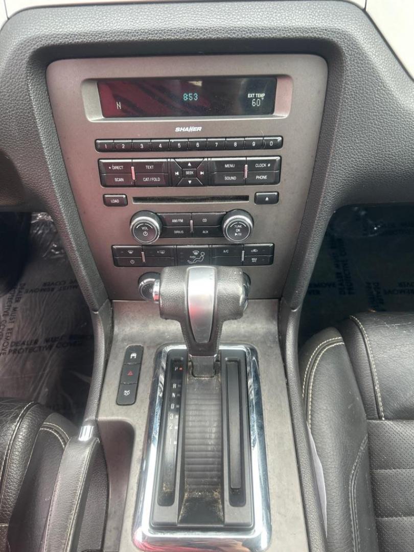 2011 WHITE FORD MUSTANG Premium (1ZVBP8AM9B5) with an 3.7L engine, Automatic transmission, located at 2514 Williamson Rd NE, Roanoke, VA, 24012, (540) 265-7770, 37.294636, -79.936249 - NO CREDIT CHECK FINANCING WITH ONLY $3000 DOWN PAYMENT!!!! Check out our website www.needausedvehicle.com for our No Credit Check/ In House Financing options!! No Credit Check Available!!! In House Financing Available!!! All Clean Title Vehicles (no Salvaged or flooded vehicles ever on our lot)! - Photo#4