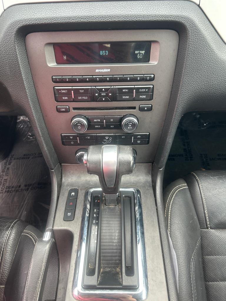 2011 WHITE FORD MUSTANG Premium (1ZVBP8AM9B5) with an 3.7L engine, Automatic transmission, located at 2514 Williamson Rd NE, Roanoke, VA, 24012, (540) 265-7770, 37.294636, -79.936249 - NO CREDIT CHECK FINANCING WITH ONLY $3000 DOWN PAYMENT!!!! Check out our website www.needausedvehicle.com for our No Credit Check/ In House Financing options!! No Credit Check Available!!! In House Financing Available!!! All Clean Title Vehicles (no Salvaged or flooded vehicles ever on our lot)! - Photo#4