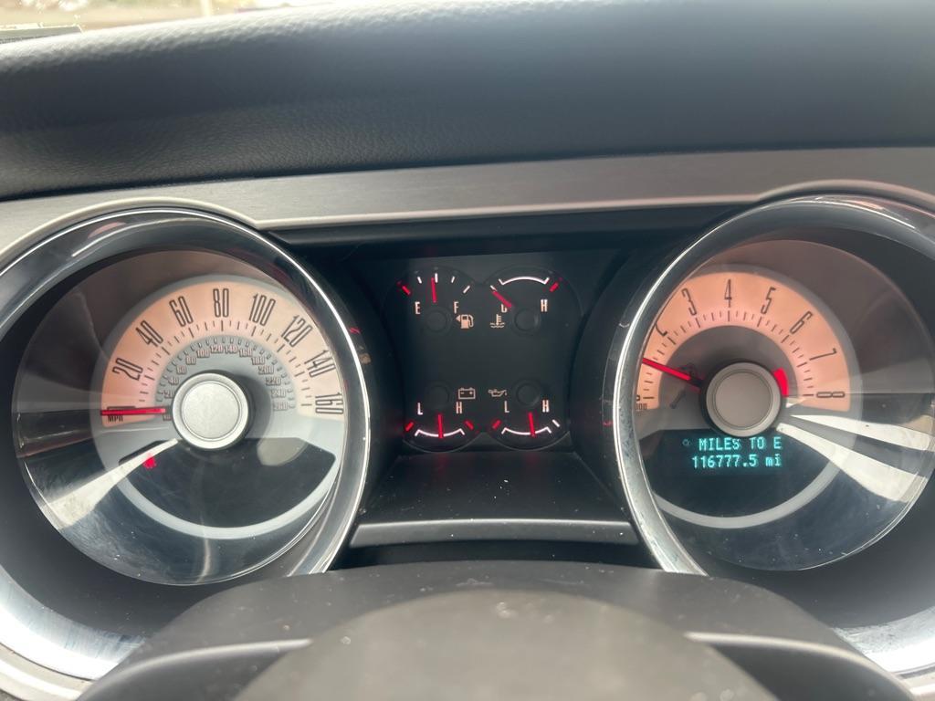 2011 WHITE FORD MUSTANG Premium (1ZVBP8AM9B5) with an 3.7L engine, Automatic transmission, located at 2514 Williamson Rd NE, Roanoke, VA, 24012, (540) 265-7770, 37.294636, -79.936249 - NO CREDIT CHECK FINANCING WITH ONLY $3000 DOWN PAYMENT!!!! Check out our website www.needausedvehicle.com for our No Credit Check/ In House Financing options!! No Credit Check Available!!! In House Financing Available!!! All Clean Title Vehicles (no Salvaged or flooded vehicles ever on our lot)! - Photo#5