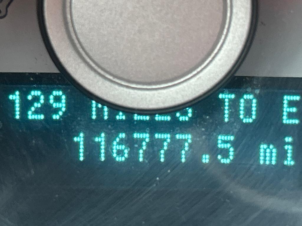 2011 WHITE FORD MUSTANG Premium (1ZVBP8AM9B5) with an 3.7L engine, Automatic transmission, located at 2514 Williamson Rd NE, Roanoke, VA, 24012, (540) 265-7770, 37.294636, -79.936249 - NO CREDIT CHECK FINANCING WITH ONLY $3000 DOWN PAYMENT!!!! Check out our website www.needausedvehicle.com for our No Credit Check/ In House Financing options!! No Credit Check Available!!! In House Financing Available!!! All Clean Title Vehicles (no Salvaged or flooded vehicles ever on our lot)! - Photo#6