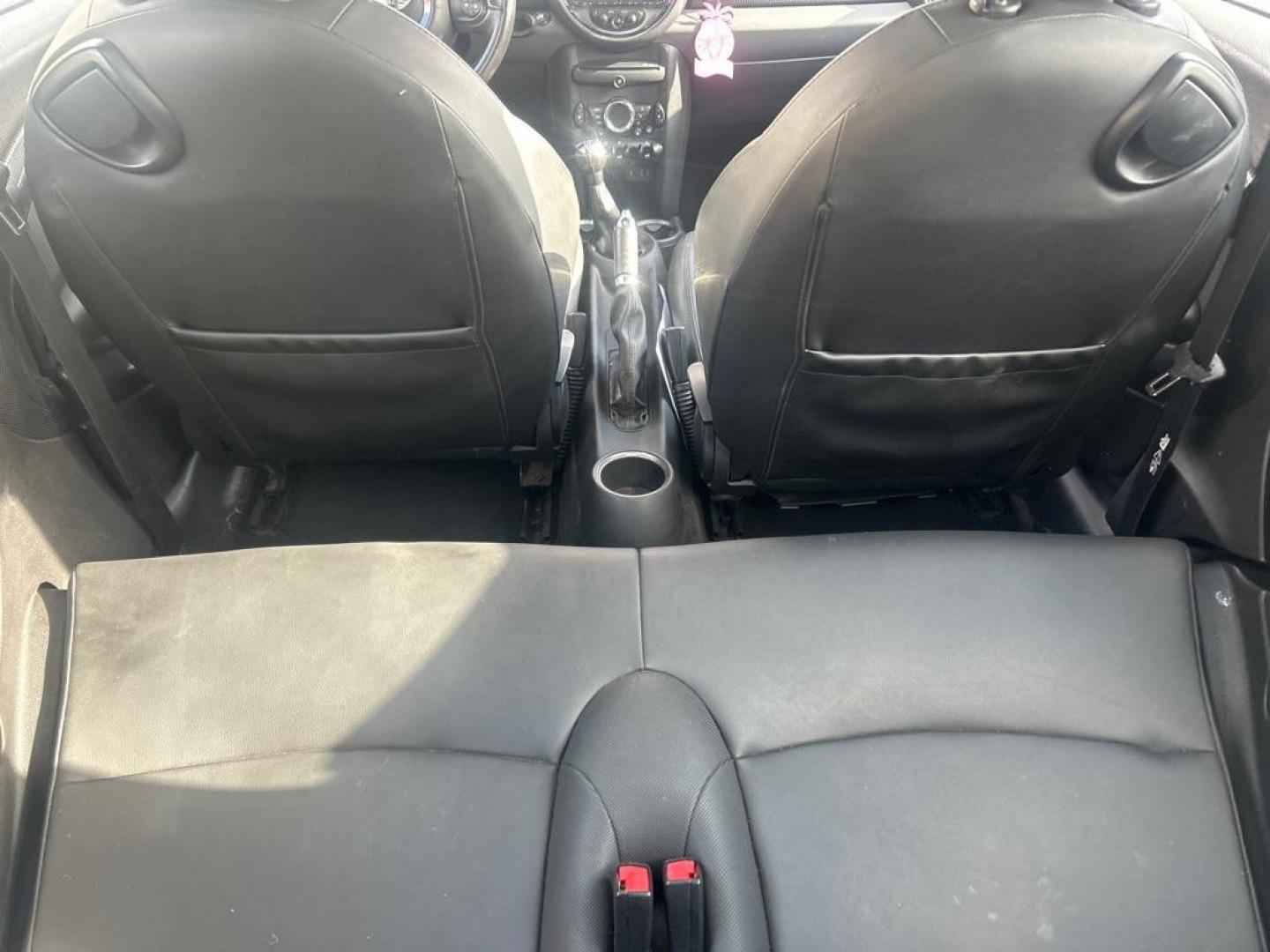 2011 RED MINI COOPER S CLUBMAN (WMWZG3C56BT) with an 1.6L engine, 6-Speed Manual transmission, located at 2514 Williamson Rd NE, Roanoke, VA, 24012, (540) 265-7770, 37.294636, -79.936249 - Photo#3