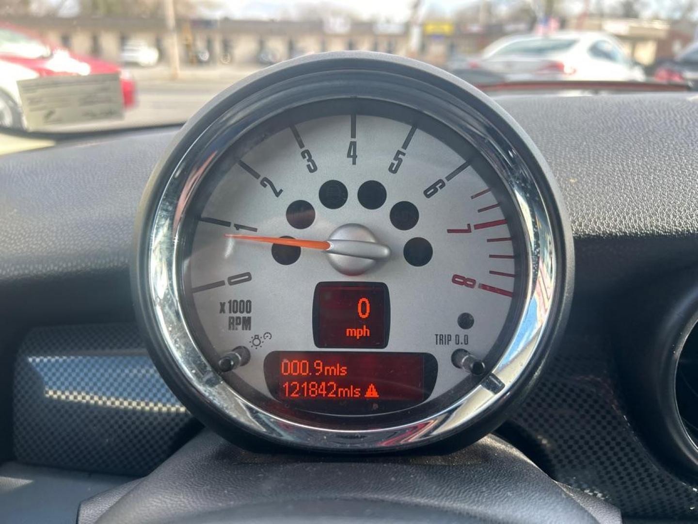 2011 RED MINI COOPER S CLUBMAN (WMWZG3C56BT) with an 1.6L engine, 6-Speed Manual transmission, located at 2514 Williamson Rd NE, Roanoke, VA, 24012, (540) 265-7770, 37.294636, -79.936249 - Photo#7