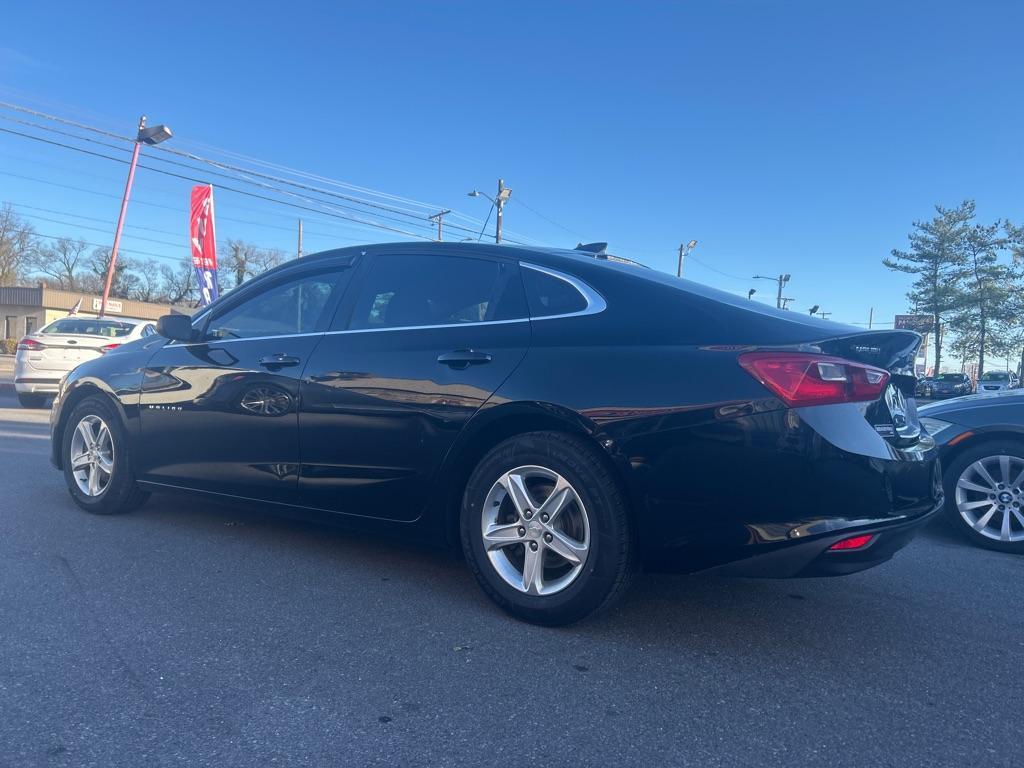 2019 BLACK CHEVROLET MALIBU LS (1G1ZB5ST5KF) with an 1.5L engine, Continuously Variable transmission, located at 2514 Williamson Rd NE, Roanoke, VA, 24012, (540) 265-7770, 37.294636, -79.936249 - NO CREDIT CHECK FINANCING WITH ONLY $3300 DOWN PAYMENT!!!! Check out our website www.needausedvehicle.com for our No Credit Check/ In House Financing options!! No Credit Check Available!!! In House Financing Available!!! All Clean Title Vehicles (no Salvaged or flooded vehicles ever on our lot)! - Photo#1