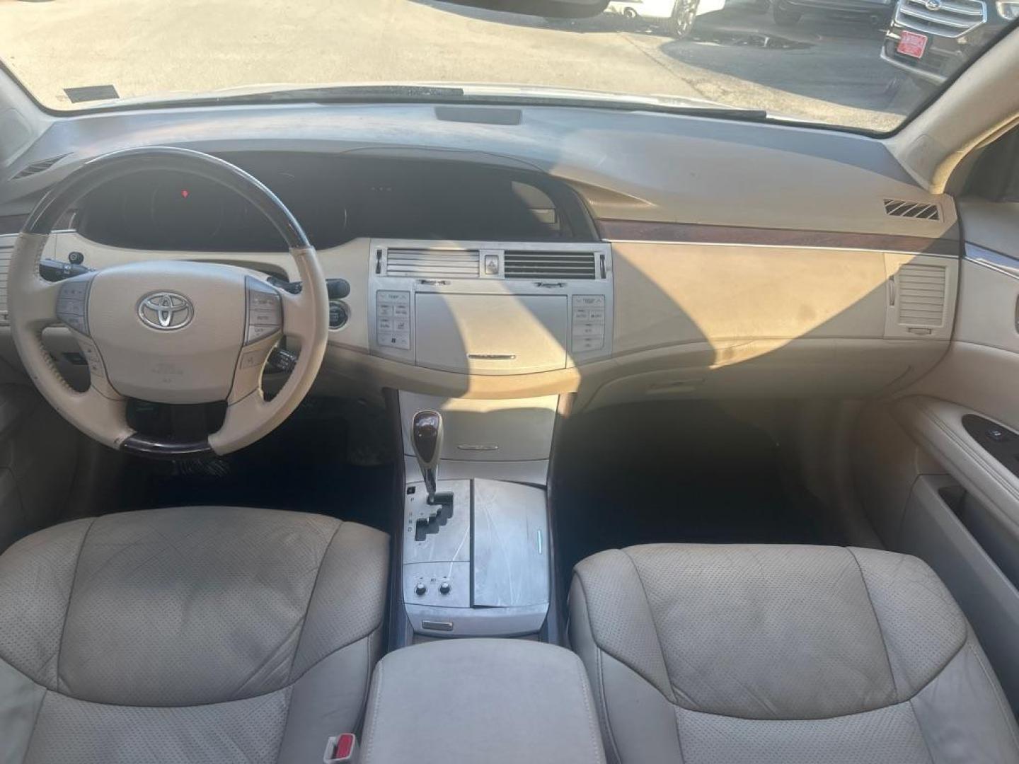 2010 WHITE TOYOTA AVALON XL (4T1BK3DB3AU) with an 3.5L engine, Automatic transmission, located at 2514 Williamson Rd NE, Roanoke, VA, 24012, (540) 265-7770, 37.294636, -79.936249 - NO CREDIT CHECK FINANCING WITH ONLY $1800 DOWN PAYMENT!!!! Check out our website www.needausedvehicle.com for our No Credit Check/ In House Financing options!! No Credit Check Available!!! In House Financing Available!!! All Clean Title Vehicles (no Salvaged or flooded vehicles ever on our lot)! - Photo#3