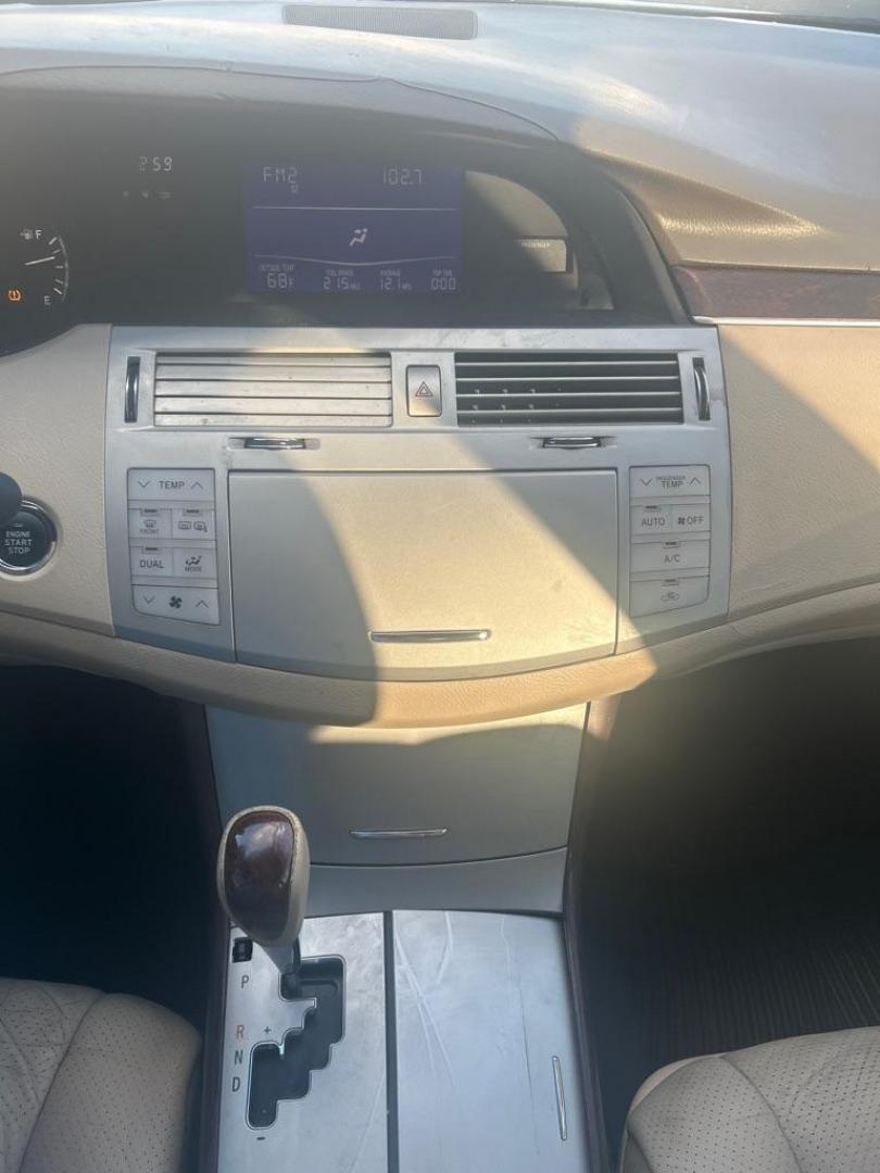 2010 WHITE TOYOTA AVALON XL (4T1BK3DB3AU) with an 3.5L engine, Automatic transmission, located at 2514 Williamson Rd NE, Roanoke, VA, 24012, (540) 265-7770, 37.294636, -79.936249 - NO CREDIT CHECK FINANCING WITH ONLY $1800 DOWN PAYMENT!!!! Check out our website www.needausedvehicle.com for our No Credit Check/ In House Financing options!! No Credit Check Available!!! In House Financing Available!!! All Clean Title Vehicles (no Salvaged or flooded vehicles ever on our lot)! - Photo#5