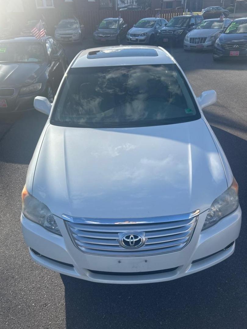 2010 WHITE TOYOTA AVALON XL (4T1BK3DB3AU) with an 3.5L engine, Automatic transmission, located at 2514 Williamson Rd NE, Roanoke, VA, 24012, (540) 265-7770, 37.294636, -79.936249 - NO CREDIT CHECK FINANCING WITH ONLY $1800 DOWN PAYMENT!!!! Check out our website www.needausedvehicle.com for our No Credit Check/ In House Financing options!! No Credit Check Available!!! In House Financing Available!!! All Clean Title Vehicles (no Salvaged or flooded vehicles ever on our lot)! - Photo#9