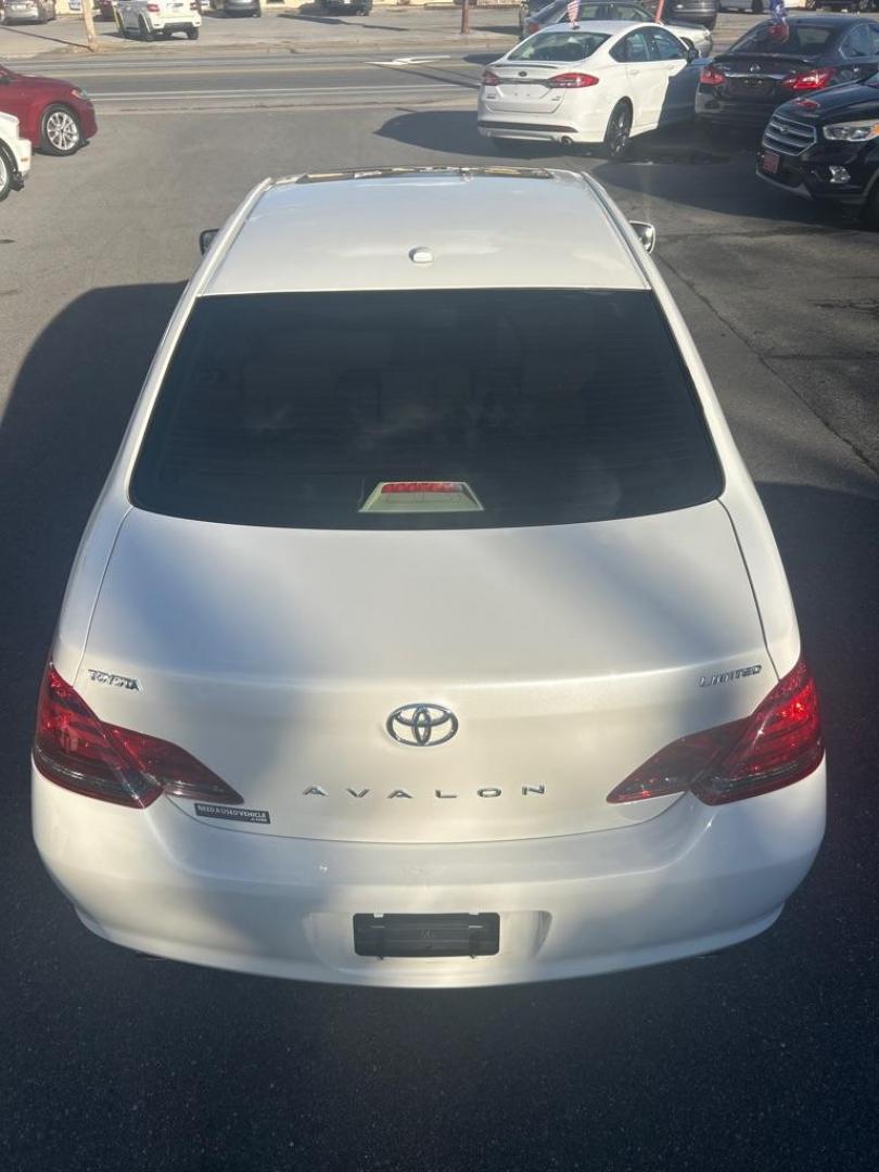 2010 WHITE TOYOTA AVALON XL (4T1BK3DB3AU) with an 3.5L engine, Automatic transmission, located at 2514 Williamson Rd NE, Roanoke, VA, 24012, (540) 265-7770, 37.294636, -79.936249 - NO CREDIT CHECK FINANCING WITH ONLY $1800 DOWN PAYMENT!!!! Check out our website www.needausedvehicle.com for our No Credit Check/ In House Financing options!! No Credit Check Available!!! In House Financing Available!!! All Clean Title Vehicles (no Salvaged or flooded vehicles ever on our lot)! - Photo#10