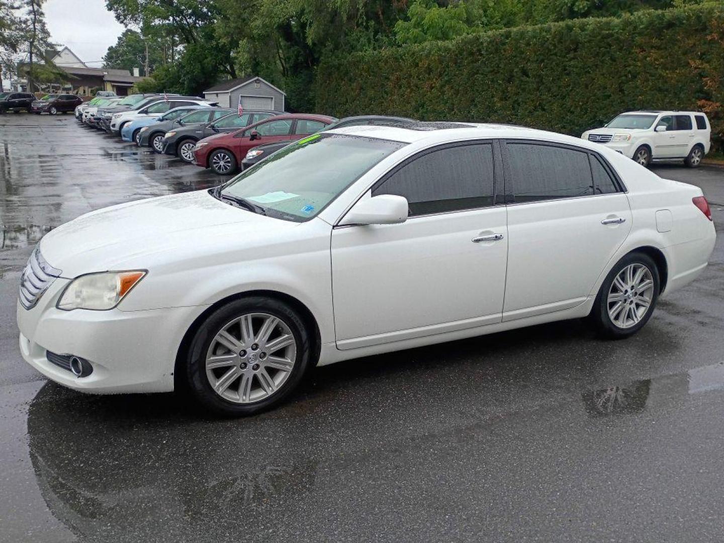 2010 WHITE TOYOTA AVALON XL (4T1BK3DB3AU) with an 3.5L engine, Automatic transmission, located at 2514 Williamson Rd NE, Roanoke, VA, 24012, (540) 265-7770, 37.294636, -79.936249 - NO CREDIT CHECK FINANCING WITH ONLY $1800 DOWN PAYMENT!!!! Check out our website www.needausedvehicle.com for our No Credit Check/ In House Financing options!! No Credit Check Available!!! In House Financing Available!!! All Clean Title Vehicles (no Salvaged or flooded vehicles ever on our lot)!- Photo#2