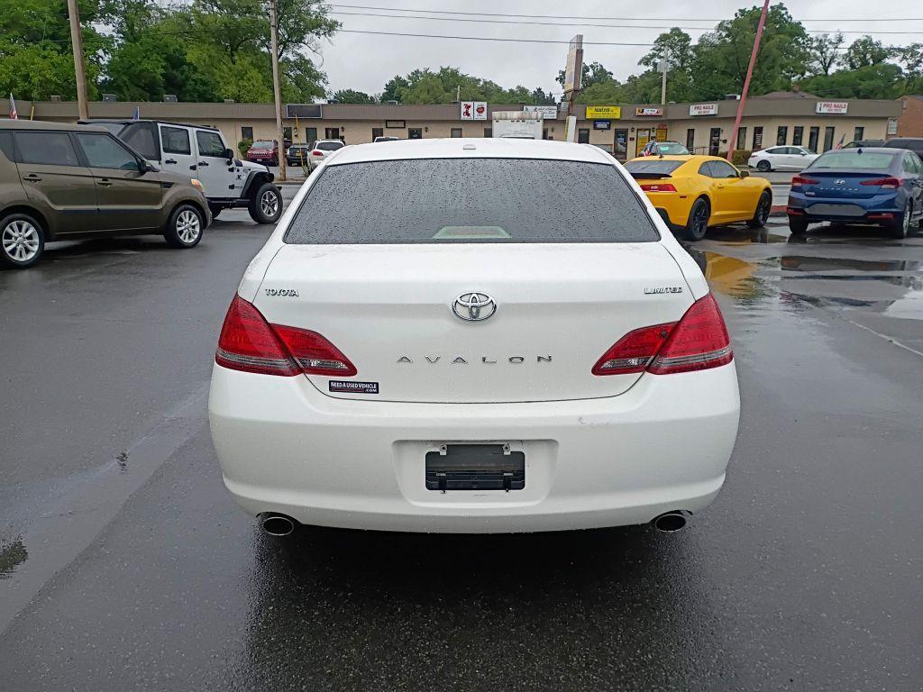 2010 WHITE TOYOTA AVALON XL (4T1BK3DB3AU) with an 3.5L engine, Automatic transmission, located at 2514 Williamson Rd NE, Roanoke, VA, 24012, (540) 265-7770, 37.294636, -79.936249 - NO CREDIT CHECK FINANCING WITH ONLY $1800 DOWN PAYMENT!!!! Check out our website www.needausedvehicle.com for our No Credit Check/ In House Financing options!! No Credit Check Available!!! In House Financing Available!!! All Clean Title Vehicles (no Salvaged or flooded vehicles ever on our lot)! - Photo#4