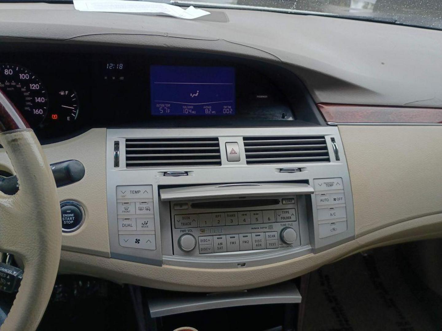 2010 WHITE TOYOTA AVALON XL (4T1BK3DB3AU) with an 3.5L engine, Automatic transmission, located at 2514 Williamson Rd NE, Roanoke, VA, 24012, (540) 265-7770, 37.294636, -79.936249 - NO CREDIT CHECK FINANCING WITH ONLY $1800 DOWN PAYMENT!!!! Check out our website www.needausedvehicle.com for our No Credit Check/ In House Financing options!! No Credit Check Available!!! In House Financing Available!!! All Clean Title Vehicles (no Salvaged or flooded vehicles ever on our lot)!- Photo#5