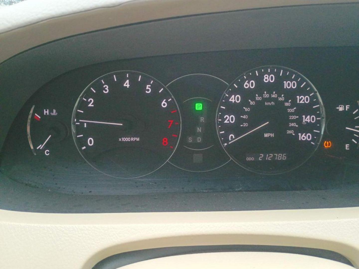 2010 WHITE TOYOTA AVALON XL (4T1BK3DB3AU) with an 3.5L engine, Automatic transmission, located at 2514 Williamson Rd NE, Roanoke, VA, 24012, (540) 265-7770, 37.294636, -79.936249 - NO CREDIT CHECK FINANCING WITH ONLY $1800 DOWN PAYMENT!!!! Check out our website www.needausedvehicle.com for our No Credit Check/ In House Financing options!! No Credit Check Available!!! In House Financing Available!!! All Clean Title Vehicles (no Salvaged or flooded vehicles ever on our lot)!- Photo#8