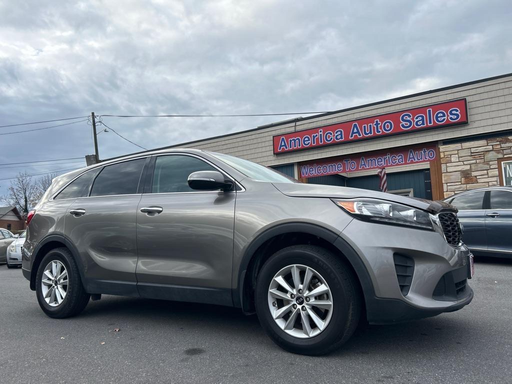2019 Kia Sorento LX's photo