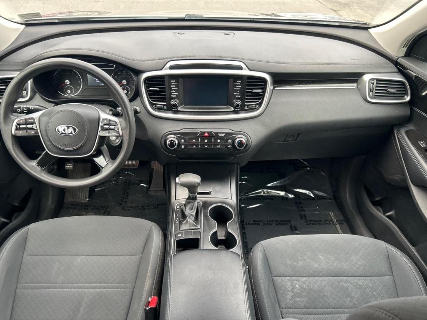 2019 GRAY KIA SORENTO L (5XYPG4A33KG) with an 2.4L engine, Automatic transmission, located at 2514 Williamson Rd NE, Roanoke, VA, 24012, (540) 265-7770, 37.294636, -79.936249 - NO CREDIT CHECK FINANCING WITH ONLY $3500 DOWN PAYMENT!!!! Check out our website www.needausedvehicle.com for our No Credit Check/ In House Financing options!! No Credit Check Available!!! In House Financing Available!!! All Clean Title Vehicles (no Salvaged or flooded vehicles ever on our lot)! - Photo#5